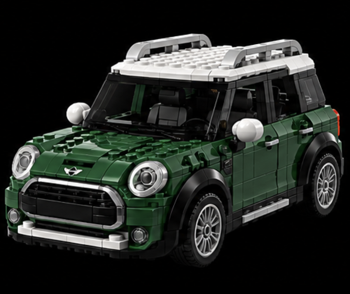 Зелёный MINI из деталей конструктора